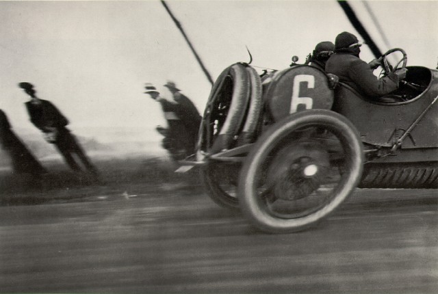 n-en-auto-papa-a-80-km-por-hora1913-lartigue_car_trip